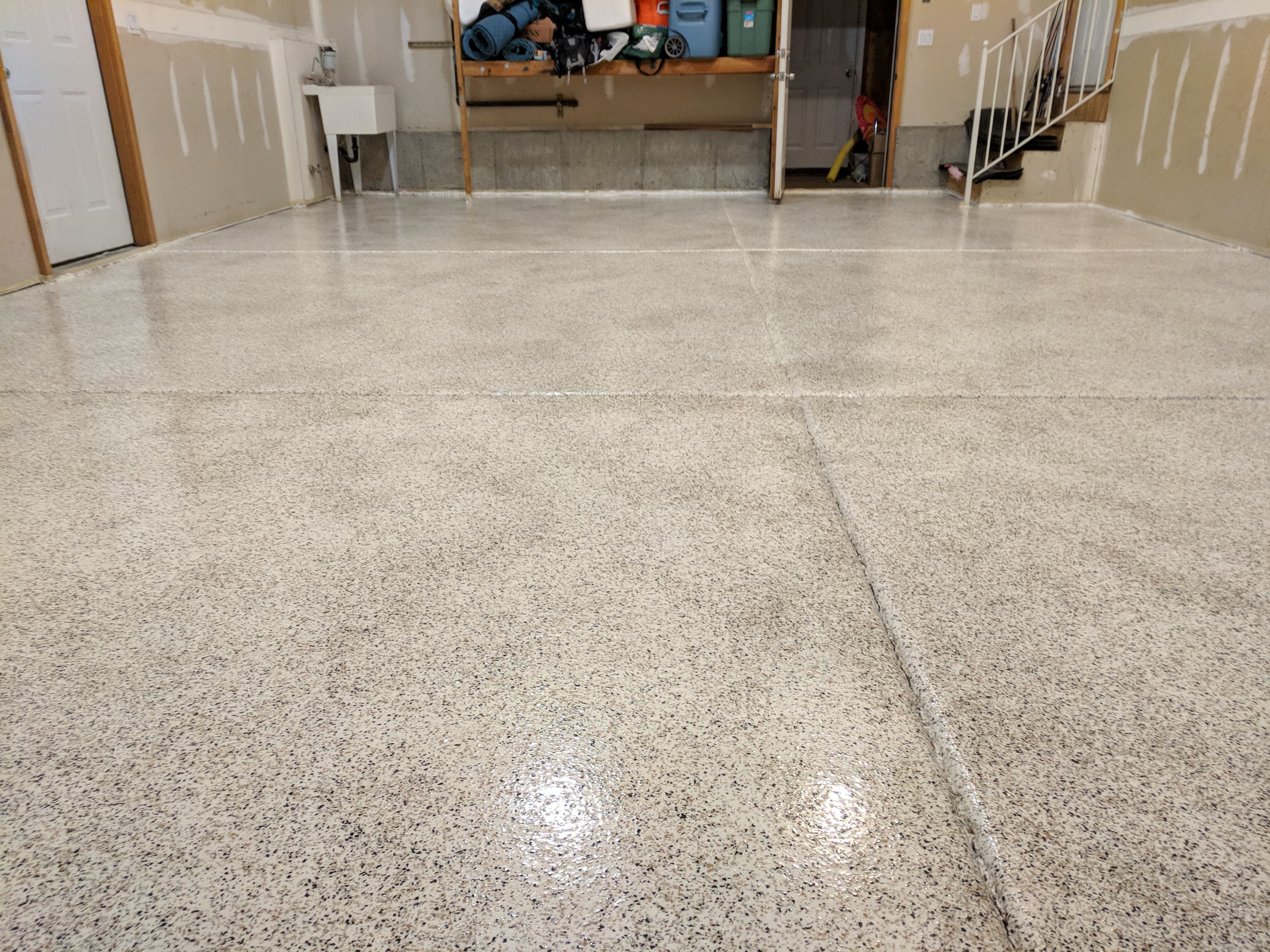 Draper garage after Bella Rocca installed a bright full-flake floor system