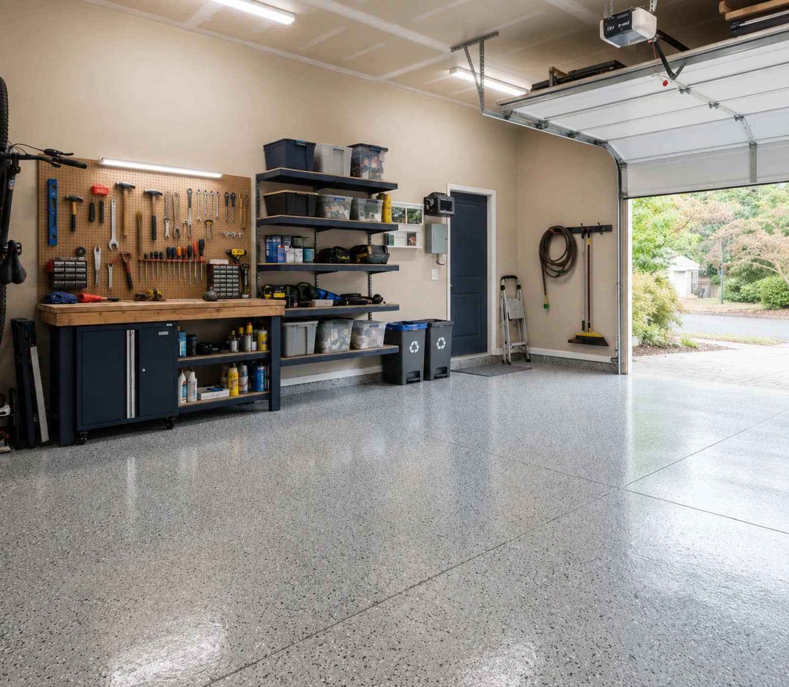 Finished residential garage floor by Bella Rocca