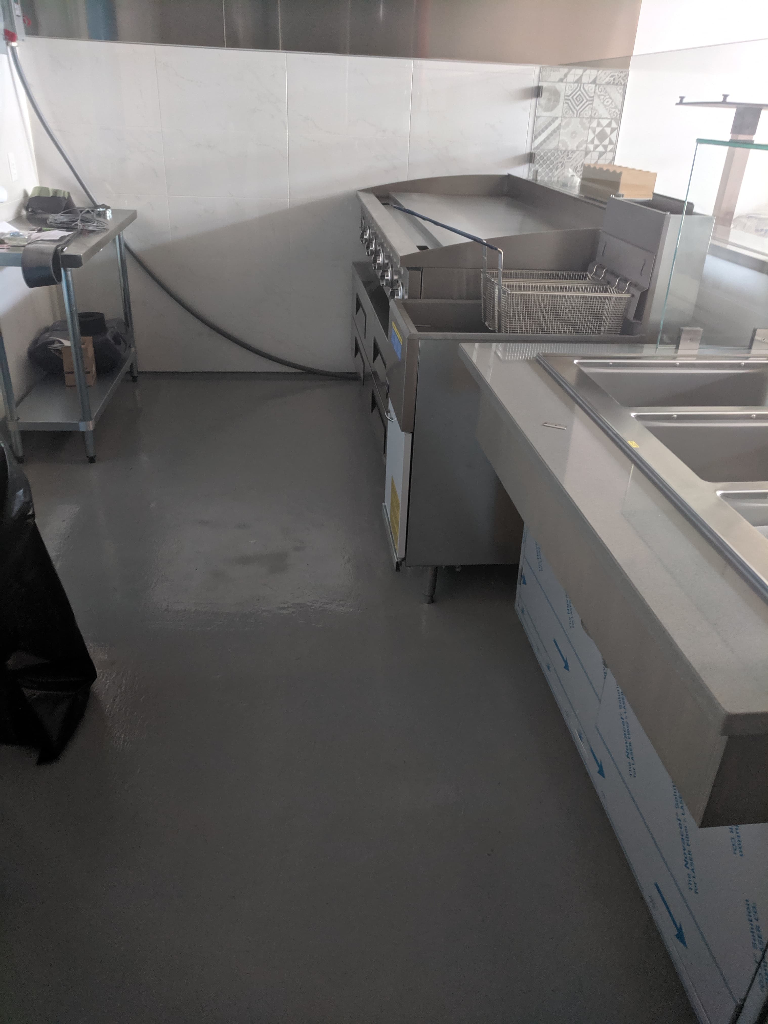 Commercial kitchen: Epoxy cove system